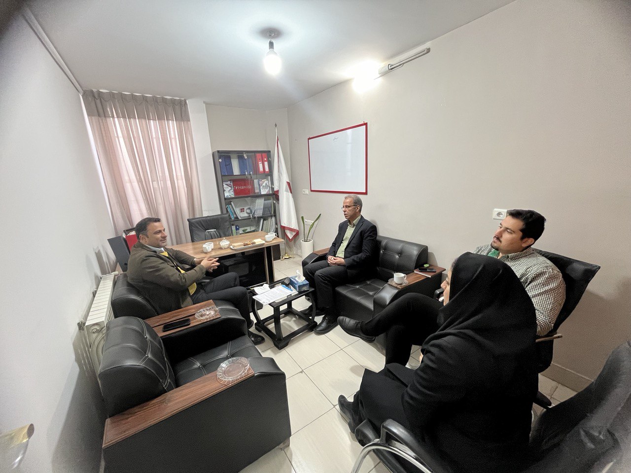 برگزاری جلسه با معاون شهردار نهبندان پیرامون احداث نیروگاه فتوولتائیک ۱ مگاواتی